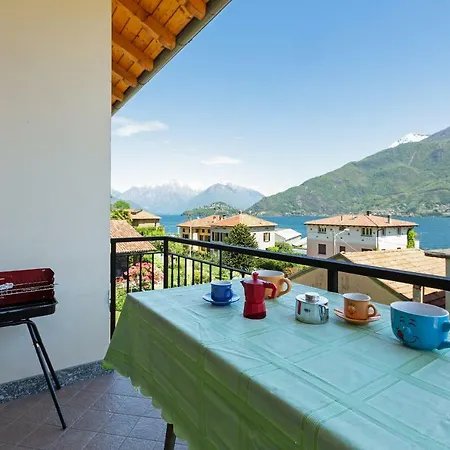 Toni's Lake View Apartament *